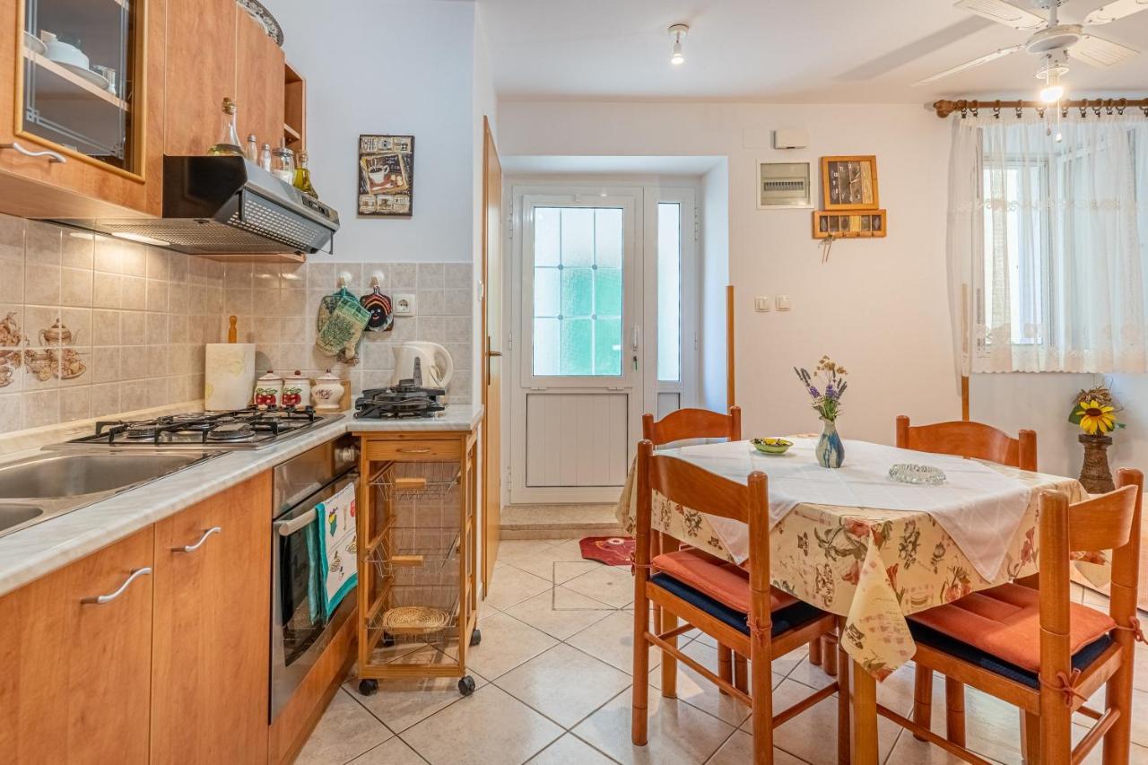 Kovacine Apartment Cres Eksteriør bilde