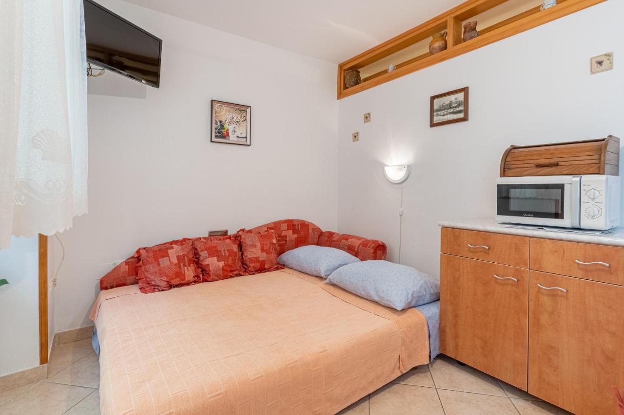 Kovacine Apartment Cres Eksteriør bilde