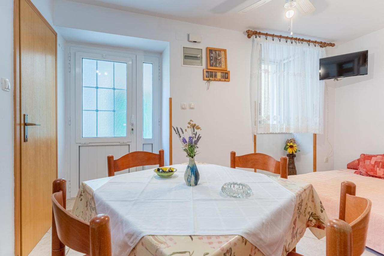 Kovacine Apartment Cres Eksteriør bilde