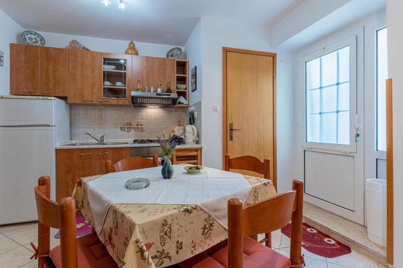 Kovacine Apartment Cres Eksteriør bilde